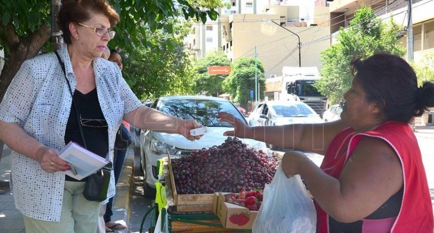 La pandemia afectó mayormente el empleo de mujeres y trabajadores informales