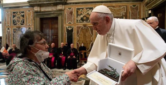 El Papa visitará Canadá para reunirse con supervivientes de las escuelas residenciales