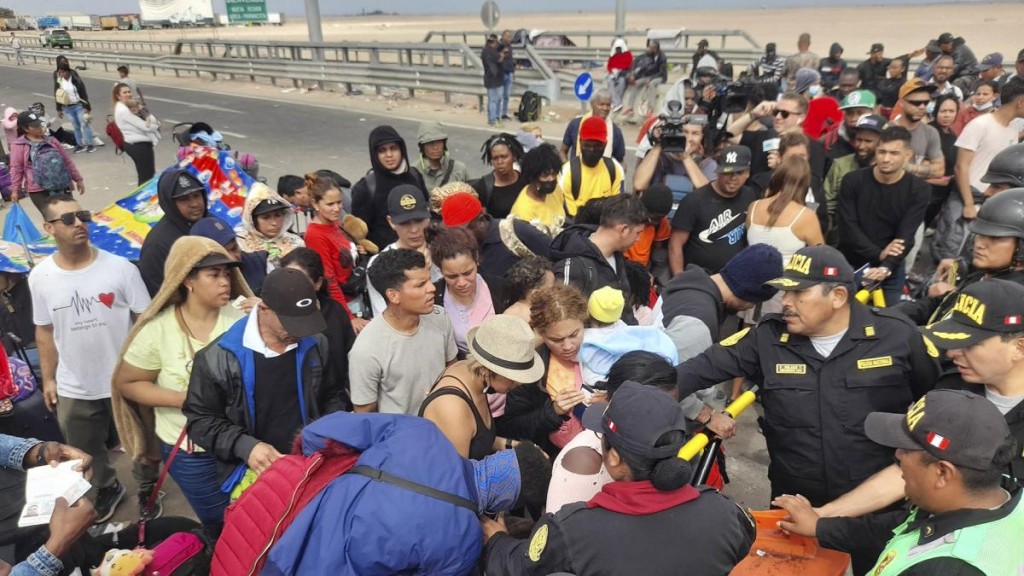 Perú anunció la posibilidad de un corredor humanitario para migrantes