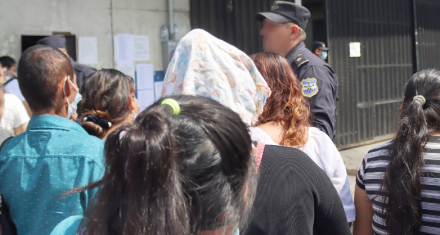 Familiares de capturados bajo el Régimen de Excepción viven en incertidumbre