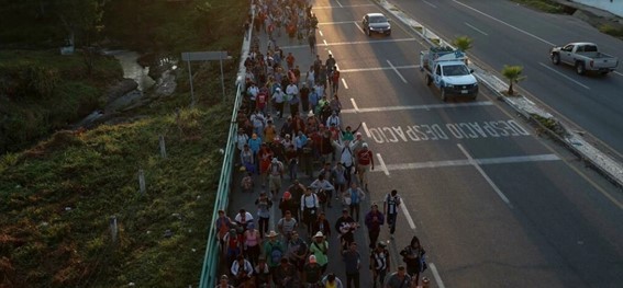 Miles de migrantes atrapados al sur de la frontera de México