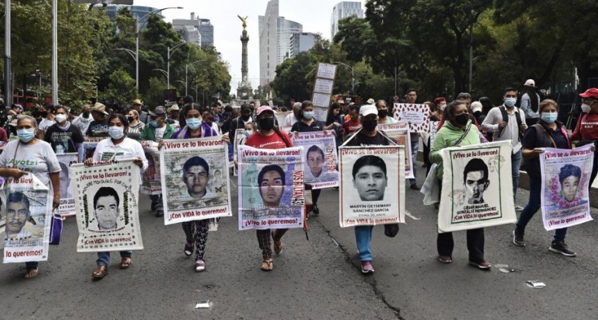 Detuvieron a un exmilitar por la desaparición de los 43 estudiantes de Ayotzinapa