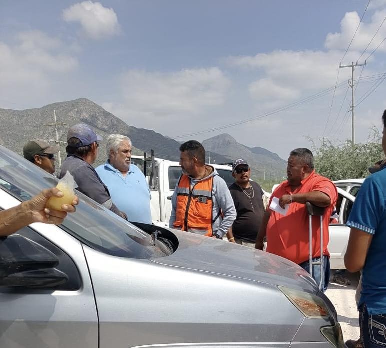 “Primero vaya por el dinero y luego lo dejamos pasar”