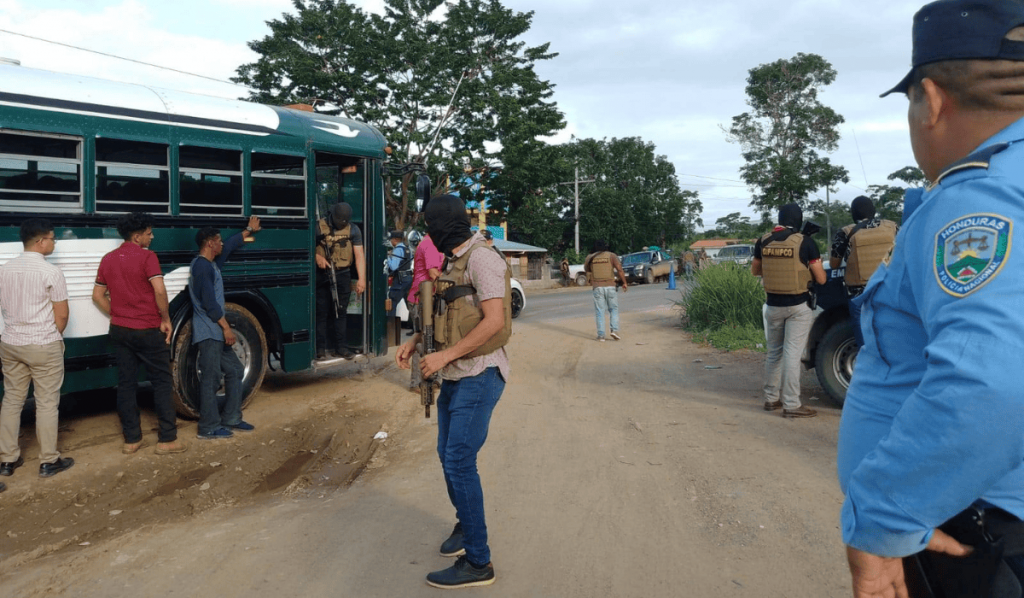 Un año de estado de excepción en Honduras, ¿inspirado en el modelo Bukele?