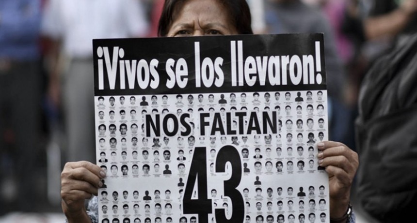 Detuvieron al exprocurador general por la desaparición de los 43 estudiantes de Ayotzinapa