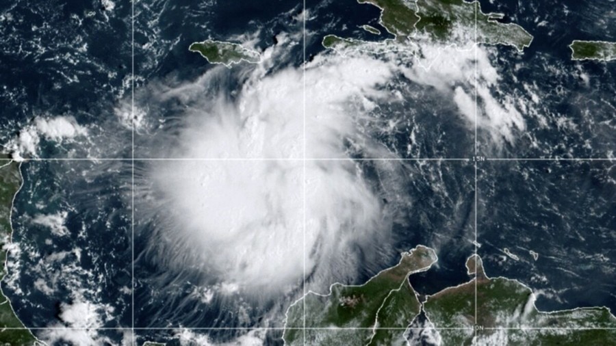 El huracán Ian llegó a la costa oeste de Cuba con categoría 3